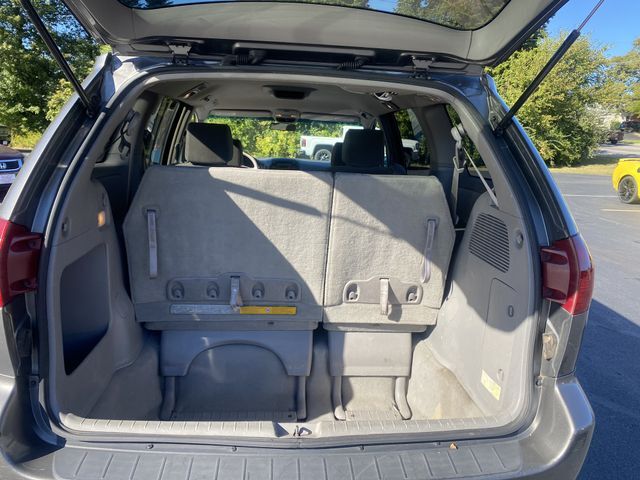 2004 Toyota Sienna