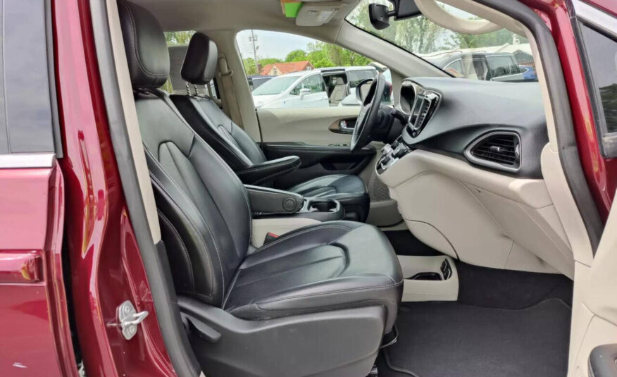 2021 Chrysler Voyager