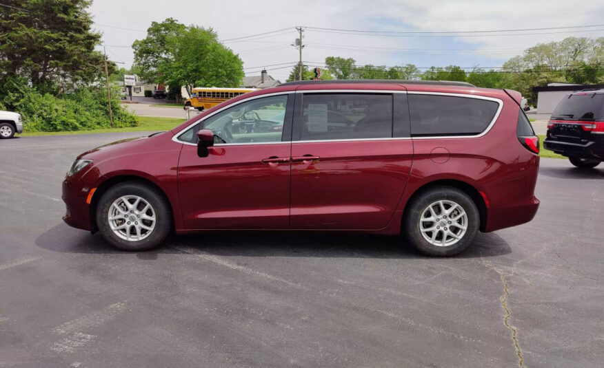 2021 Chrysler Voyager