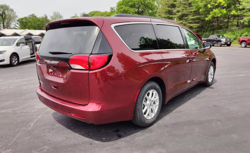 2021 Chrysler Voyager