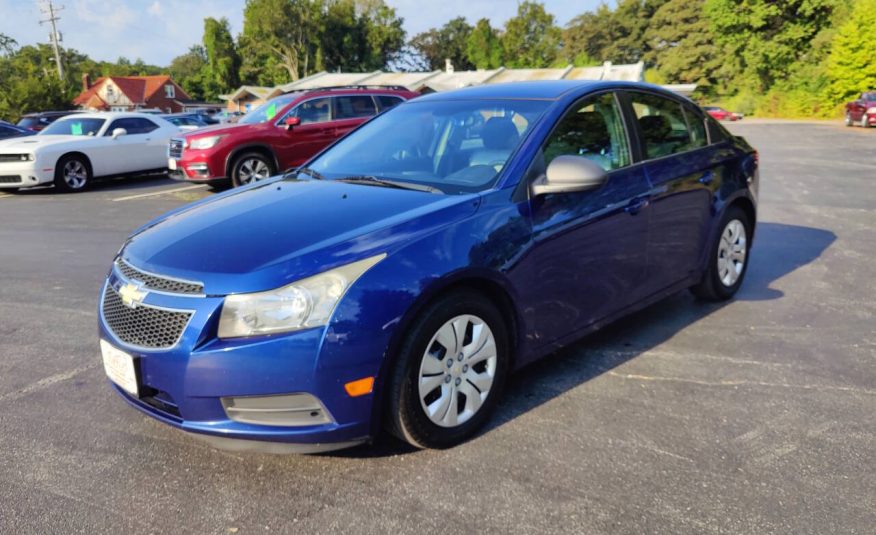 2013 Chevrolet Cruze LS's photo