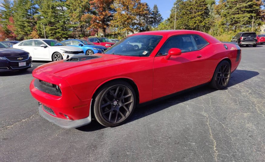 2016 Dodge Challenger Scat Pack's photo
