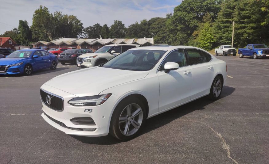 2018 Volvo S90 Momentum's photo