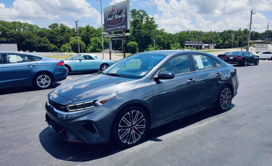 2022 Kia FORTE GT's photo