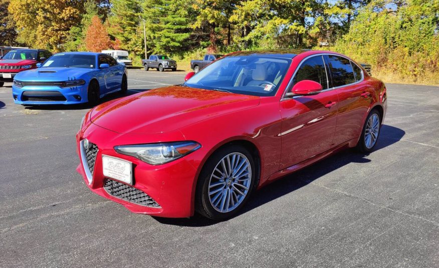 2019 Alfa Romeo Giulia Ti Lusso's photo